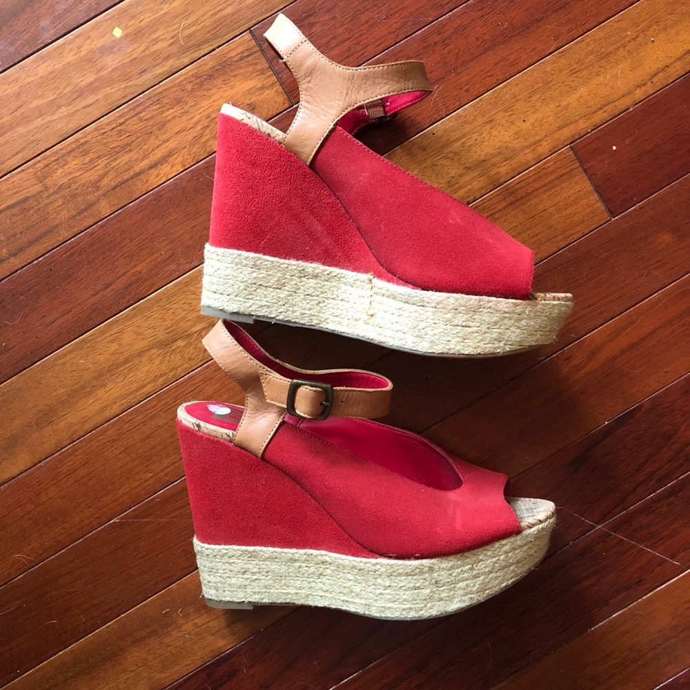 Dolce Vita red wedges